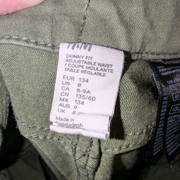 H&M green pants skinny fit with adjustable waist size 8-9 boys in EUC - Picture 2 of 2